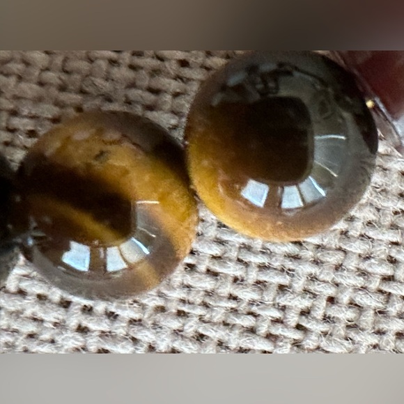 26 inch Brass Cross and Tiger Eye Gemstone bead necklace NWOT - Picture 4 of 11